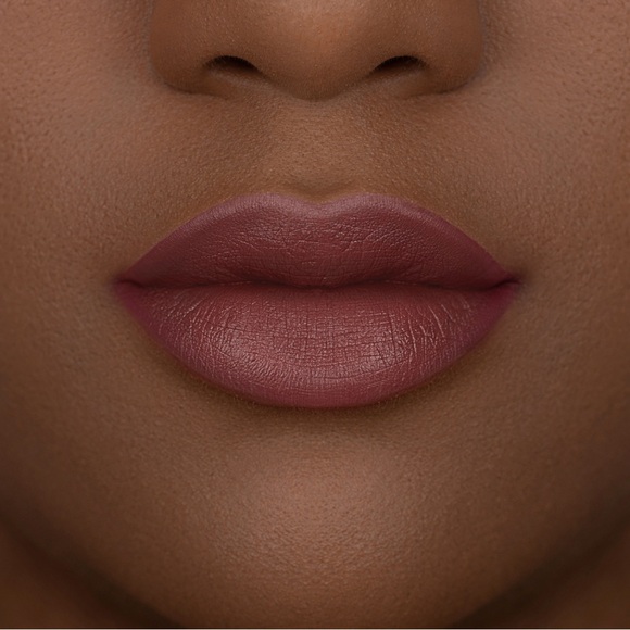 Beauty Society Hydrating Refillable Lipstick - Color: Worship - Magnetic closure - Picture 4 of 5